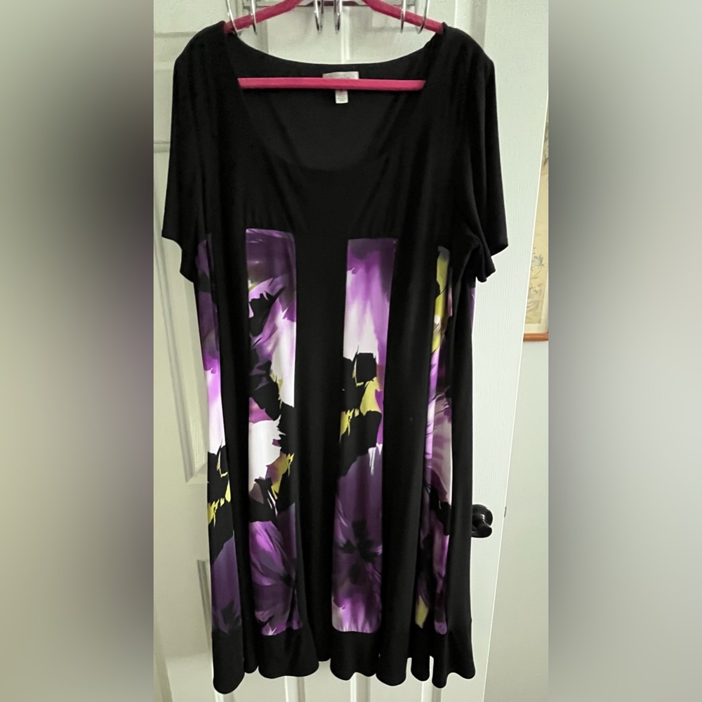 Dressbarn Black and Purple Graphic Tunic Tee